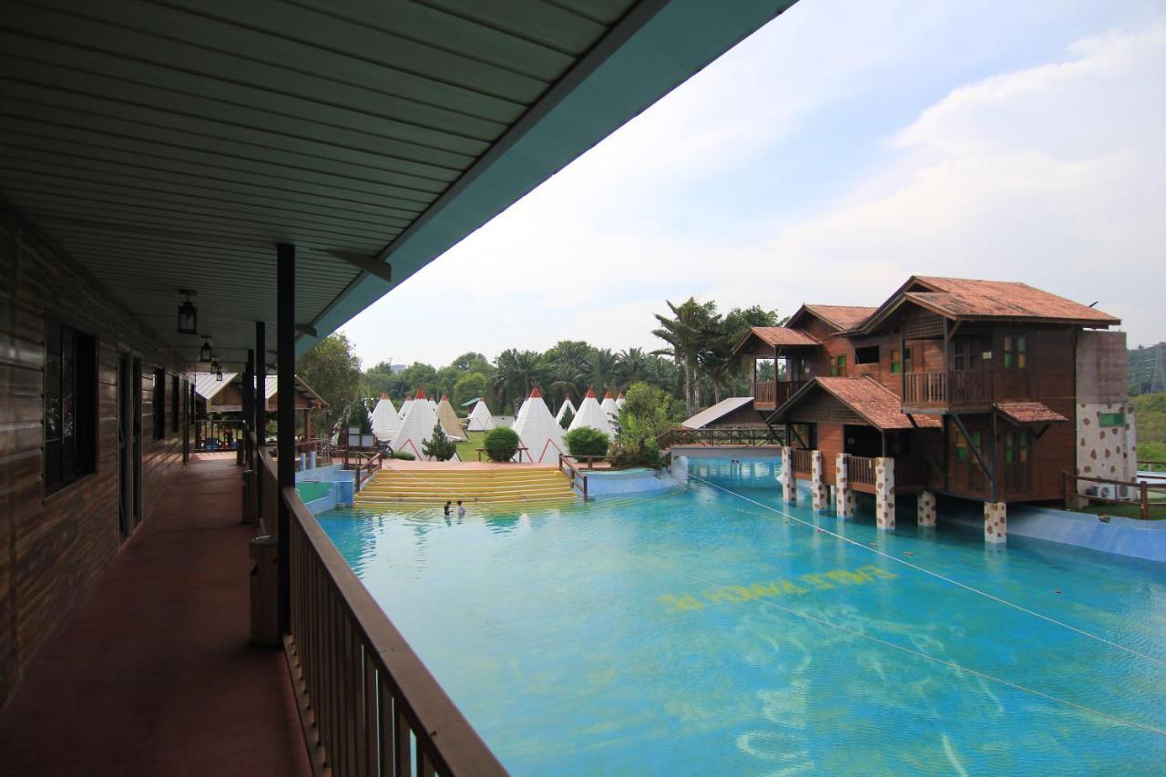 Eagle Ranch Resort Port Dickson Exterior foto
